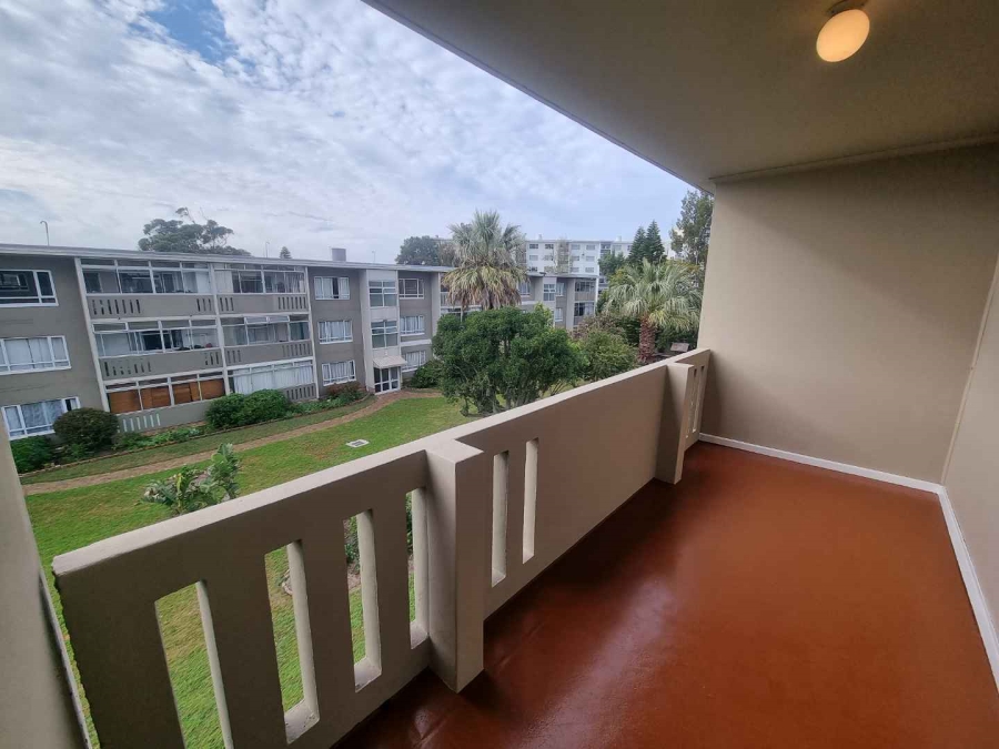 2 Bedroom Property for Sale in Claremont Western Cape
